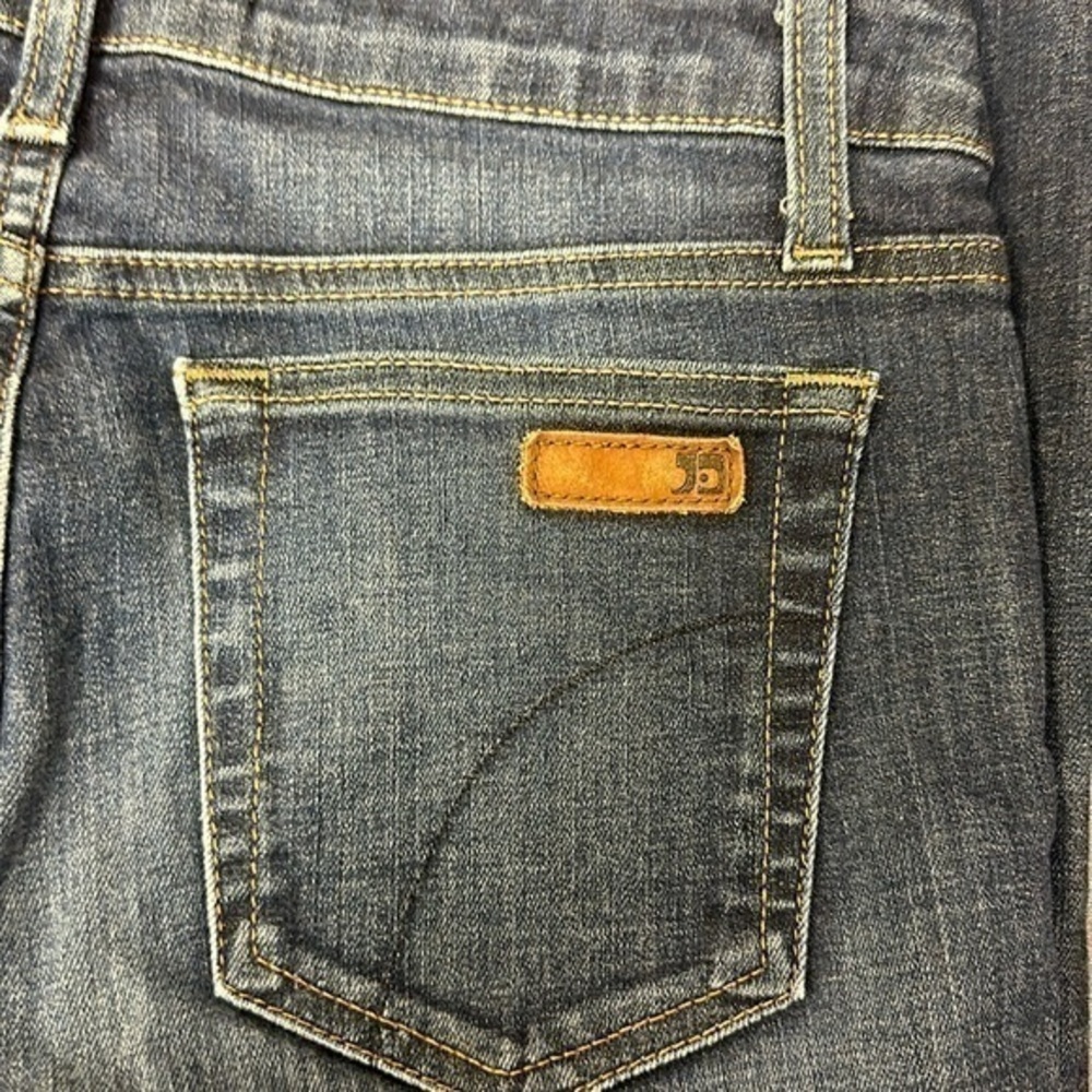 58. Joe’s skinny jeans size 26